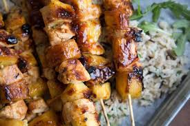 Brochettes Sucrees De Poulet Et Ananas Avec Riz Basmati Cinq Fourchettes Food Shrimp Meat