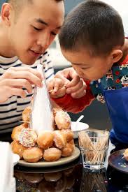Donat yang dibeli di toko kue memang lezat, namun donat. Donut Tree How To Make A Donut Cake Tower The Worktop
