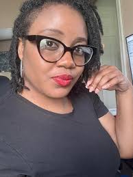 How do people earn money while travelling? Only planning