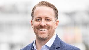 Justin Mullen's Instagram, Twitter & Facebook