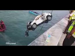 She was looking the other way. Penang Bridge Accident Death Youtube