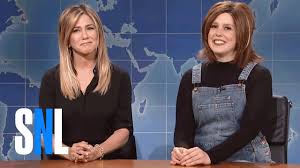 Emma Stone Gives Re Gifted Christmas Candles An Anthem On Snl Plus Jennifer Aniston Makes A Cameo Glamour