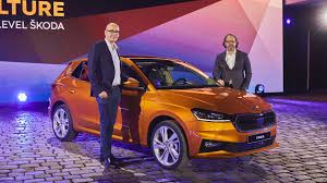 The rear end, especially, looks to have been brought into line with as such, it will be revealed in the first half of this year, with first examples expected to arrive in uk showrooms well before the end of 2021. Skoda Fabia 2021 So Sieht Die Neuauflage Aus