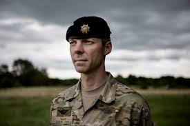 Kenneth er lige kommet hjem fra Irak. Dér går det godt, siger han