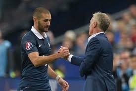 Une liste sans réelle surprise où l'on notera l'absence de dimitri payet et la présence de nabil fékir. Equipe De France Liste Des 26 Deschamps A Bien Rappele Benzema Pour L Euro Football Maxifoot
