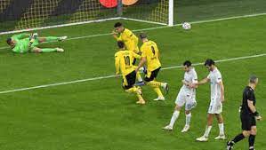 Bvb (haaland) vs fc bayern (lewandowski) challenge by strikers download. Bvb Zenit Im Live Ticker Foulelfmeter Kippt Das Spiel Spate Entscheidung In Dortmund Fussball