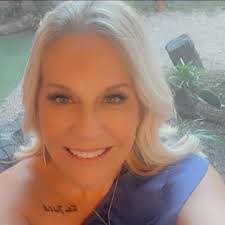 Rebecca Mize's Instagram, Twitter & Facebook