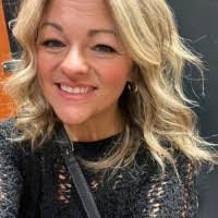 Carol Putnam's Instagram, Twitter & Facebook