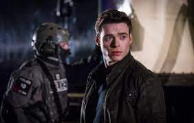 Bodyguard tells the fictional story of david budd, a heroic but volatile war veteran now working as a specialist protection officer for the royalty and specialist protection branch of london's metropolitan police service. Bodyguard Rolle Zu Belastend Fur Richard Madden Ende Nach 2
