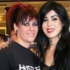 Molly Steck's Instagram, Twitter & Facebook