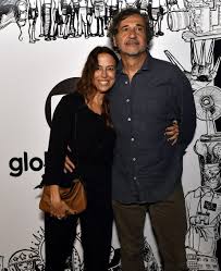 Ex de Du Moscovis, Roberta Richard está namorando diretor que foi casado  com Helena Fernandes