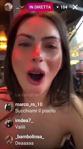 A 100 persone fuori le tette - Condividete cazzo raga | Solopornoitaliani