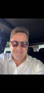 Hi everyone. Tim 51 from Sydney Australia looking for a special person to  get to know better. Single Dad for 16 years my boy just turned 18. I am a  good loyal