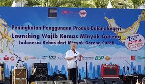 Dengan begitu, mulai 1 april 2017 pukul 00.00 wib, harga minyak tanah subsidi tetap yakni rp2.500 per liter, minyak solar subsidi tetap rp5.150 per liter, dan bensin premium penugasan di luar jawa bali tetap rp6.450 per liter. 1 Januari 2020 Minyak Goreng Wajib Dalam Kemasan Beranda