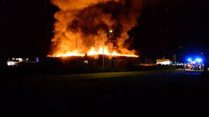 This is moskee brand dronten 15 mei 1998 by fred vogels on vimeo, the home for high quality videos and the people who love them. Omroep Flevoland Nieuws Grote Brand Verwoest Bedrijf Fazantendreef