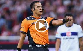 ¡Otra vez el árbitro! Daniel Quintero y su polémica decisión para darle un penalti al Toluca por mano de Lu...