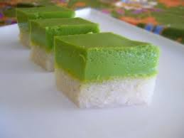 (15 minutes) pour pandan custard into glutinous rice layer, give it a little tap (for air bubbles) and continue to steam for 30 minutes. Kuih Seri Muka Glutinous Rice With Pandan Egg Custard Recipe From My Lemony Kitchen Asian Desserts Dessert Recipes Food