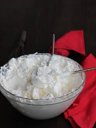 Sembra scontato, ma per fare la panna montata perfetta è necessario tenere in considerazione diversi fattori, che coinvolgono la scelta della ecco quindi un manualino che può aiutarvi, in cui ipotizzo gli errori più comuni e vi spiego perché e cosa fare. Come Montare La Panna A Neve Ferma Come Fare Panna Montata