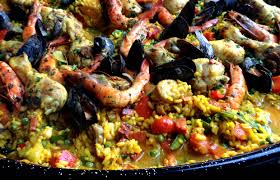 Il existe de nombreuses variétés de paella. Paella Une Recette Espagnole Magnifique Riz Rond Crustaces Safran