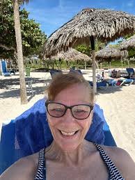 Are others traveling to Cocogiri Island Resort in December?