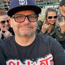 Keith Whitley passed away 36 years ago today. These are in my collection. 4  of 5 are still sealed.