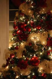 Christmas Tree Decorating Ideas U Silver Happy Holidays Angled Me Gold Christmas Tree Decorations Red And Gold Christmas Tree White Christmas Tree Decorations