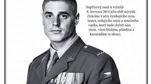 Rodina pohřbí zabitého vojáka. Sbohem, Davide!