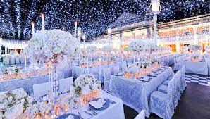 Take a look at these cozy winter wedding ideas. Fabulous Ideas For A Wedding Reception In Winter Happy Wedding App