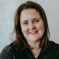 Lisa Conway's Instagram, Twitter & Facebook