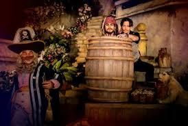 Johnny Depp And Captain Jack Sparrow In The Pirates Of The Caribbean Ride In Disneyland Paris Dlp Disney Pirates Of The Caribbean Disney Parks Pirates