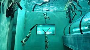 Olimpik uzunluktan daha kısa yarı olimpik bir havuz olduğunu biliyor muydunuz? Dunyanin En Derin Havuzu