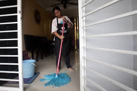Pembantu rumah tempatan wanita, umur antara 18 hingga 55 tahun, warganegara malaysia, sihat, jujur, amanah dan berdisiplin. Pembantu Rumah Dibayar Untuk Buat Tugas Khusus Semasa Mstar