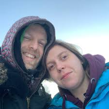 Hi everyone! 👋 I'm Alessandro, born and raised in Sardinia. I work in  International Sales & Business Development, helping to connect people,  companies, and markets across borders. I speak Italian, Spanish, English,