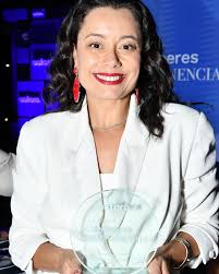 Reconhecimento para mim significa muitas coisas. Que sirva de exemplo para  minha filha (afinal, estamos falando de representatividade da mulher), que  transforme meu filho, que valorize os dias de ausência da minha