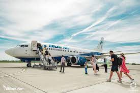 Persoana transportata va fi doar pasagerul al carui nume apare pe biletele de avion blue air. Blue Air De Astazi Zburam Din Nou La Oradea Blue Air Facebook