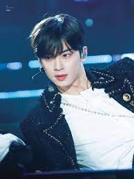 Cha eun woo (born lee dong min) is a south korean singer, actor, and member of the boy group 'astro'. 25 Hd Photos Of Astro S Cha Eunwoo From His Latest Stage That Prove His Visual Is Just Getting Stronger Day By Day Cha Eun Woo Astro Cha Eun Woo Eun Woo Astro