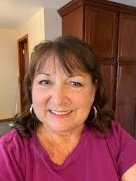 Donna Volk's Instagram, Twitter & Facebook