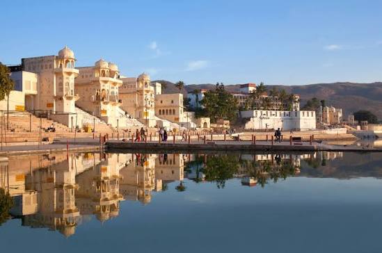 Pushkar Holy Lake & Brahma Temple Image 3