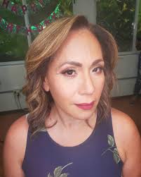 Cualquier excusa es buena para celebrar. ¡Celebra la vida, celebra la  libertad! 💃 #maquillajeypeinado#maquillajeprofesional  #maquillistapuertorriqueña #salondebellezamayaguez #mayaguezpuertorico  #celebra