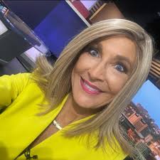 Look who came in to say hello LOCAL 12, WKRC-TV #HeyHoward! He is almost 8  years out from our producer Anita Farrell giving him a  #livingkidneydonation Network for Hope #NKF #lifepassiton