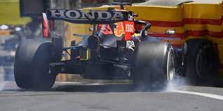 Max verstappen loses his temper after 'stupid' qualifying in baku for the second race in a row, the qualifying session had to end prematurely due to a crash. F1 Training Baku 2021 Verstappen Crasht Rb16b Vor Dem Qualifying
