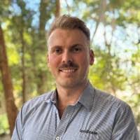 Jamie Mallett's Instagram, Twitter & Facebook