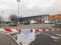 Il prévoyait également un pass sanitaire qui doit subordonner l'accès des grands rassemblements ou de certains lieux à la présentation d'un résultat négatif d'un dépistage virologique, ou un justificatif de. Le Supermarche Leclerc De Rivery Ferme Suite A Un Incendie