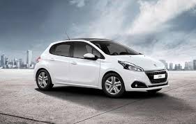 Revealed to the general public during the 85th geneva international motor show, the new peugeot 208 was presented in its orange power livery. Peugeot 208 Signature 2018 Neues Sondermodell Mit Exklusiver Ausstattung Meinauto De