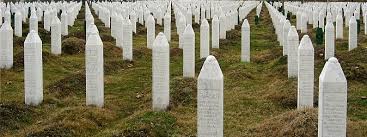 Die beerdigung von 610 identifizierten bosniaken im jahr 2005. 25 Jahre Srebrenica Damaliges Versagen Der Un Ist Bis Heute Eine Mahnung Genocide Alert