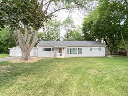 Check out 582 verified apartments for rent in oswego, il with rents starting as low as $1,350. 64 Clark Ave Oswego Il 60543 25 Photos Mls 11121558 Movoto