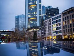 Die deutsche bank ag ist das nach bilanzsumme und mitarbeiterzahl größte kreditinstitut deutschlands. Commerzbank Nur Noch Viertgrosste Bank In Deutschland Manager Magazin