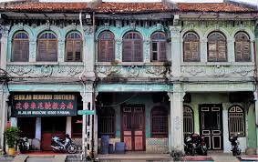 Es asimismo uno de los tres territorios federales del país y se encuentra físicamente enclavada dentro del estado de selangor. Southeast Asia Travels Of A Bookpacker