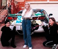 Currently, she has more than. Zoe Laverne Bio Age Net Worth Height Married Nationality Body Measurement Career
