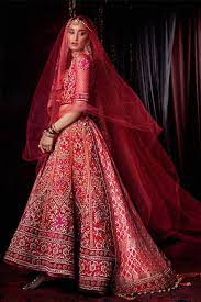 Latest Indian Designer Bridal Dresses Wedding Trends 2020 21 Collection Latest Bridal Lehenga Tarun Tahiliani Bridal Bridal Lehenga Red
